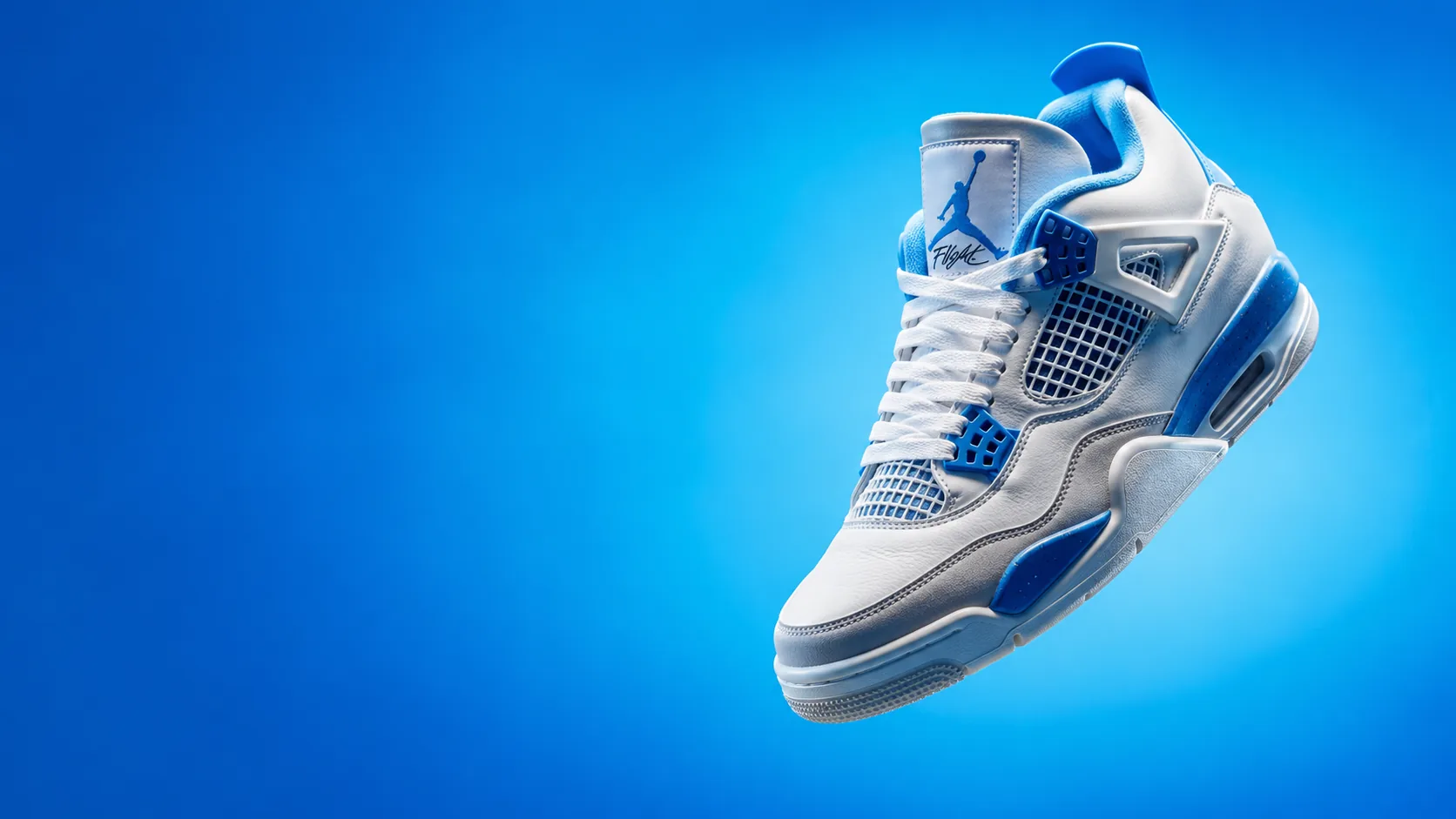 Blue and white sneakers at Pelsunisexkloset